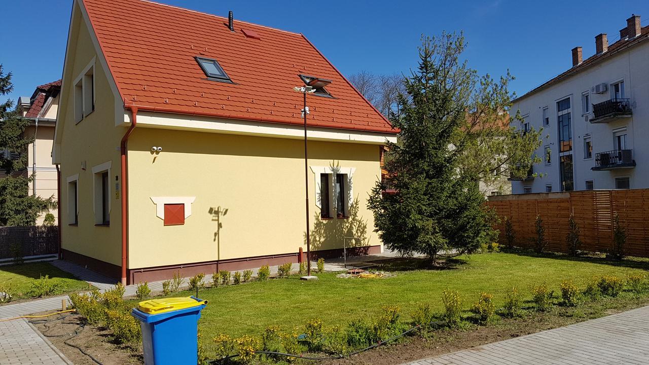 Poroszlay Apartman Debrecen Exterior foto